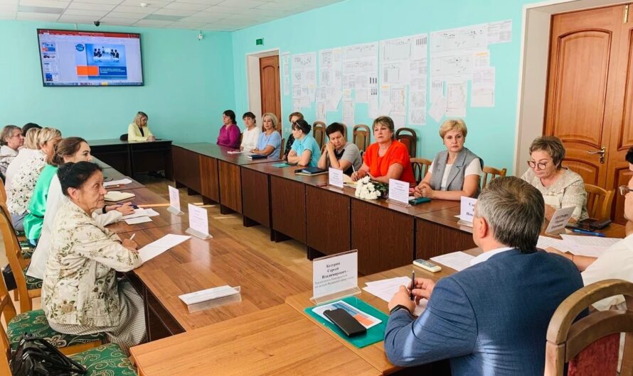 В Окуловском районе обсудили профсоюзную численность, заработную плату и поддержку семей