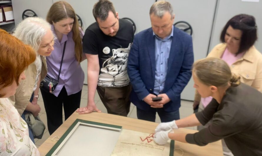 Как новгородские архивисты сохраняют историю для будущих поколений