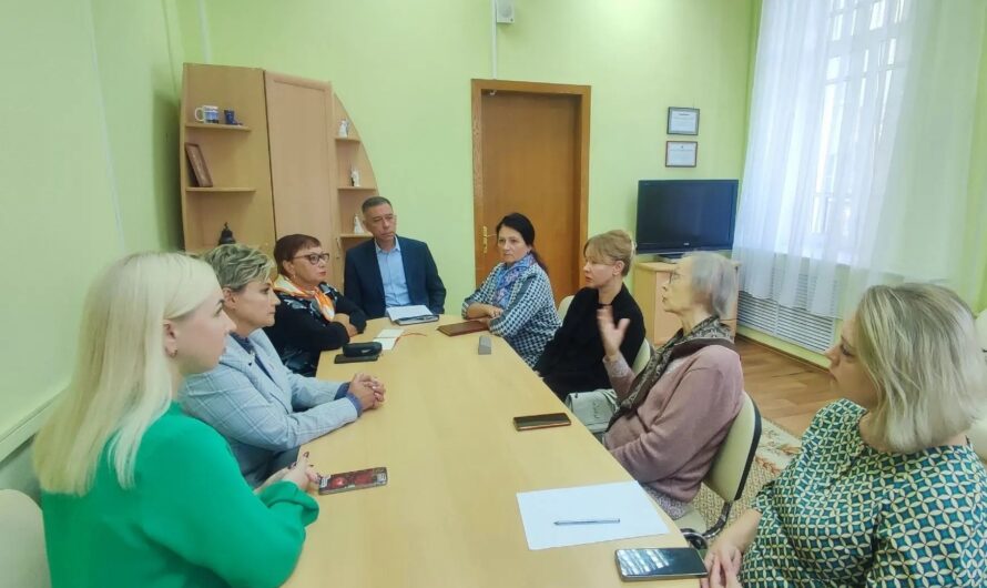 Светлана Фомина приняла участие в заседании Общественного совета комитета ЗАГС и ООДМС